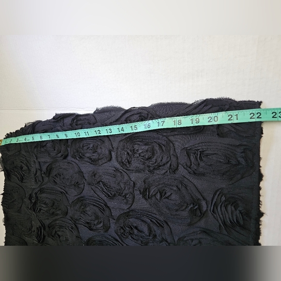 Black Rosette Detailed Lined Skirt - Picture 2 of 7